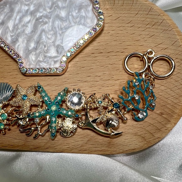 Ocean Beach Theme Blue & Teal Sparkly Bracelet - Picture 6 of 10